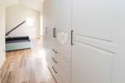 Haus zum Kauf in Poreč, 243 m² - 10