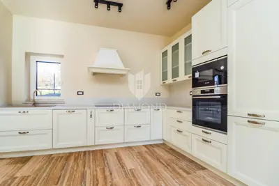 Haus zum Kauf in Poreč, 243 m² - 4