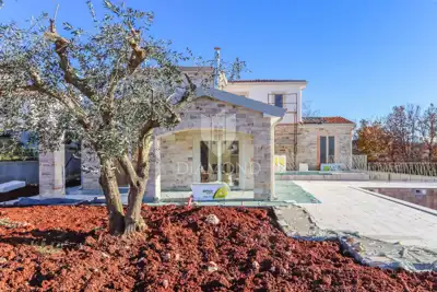 Haus zum Kauf in Poreč, 243 m² - 2