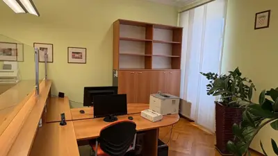 Zakup uredskog poslovnog prostora u centru Pule, kod tržnice – 133 m² (iznajmljivanje) - 3