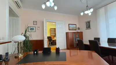 Zakup uredskog poslovnog prostora u centru Pule, kod tržnice – 133 m² (iznajmljivanje) - 4