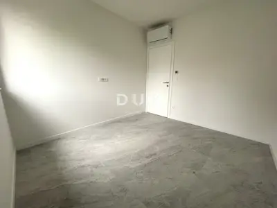 ŠIBENIK, VODICE - NEUBAU, 120 m vom Strand, Garage, Abstellraum, 3 Schlafzimmer - 10