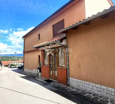 Haus 300 m², Rukavac - 3 Wohneinheiten und Garten - 4