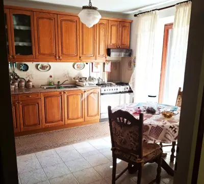 Haus 300 m², Rukavac - 3 Wohneinheiten und Garten - 8
