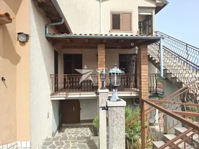 House 300 m², Rukavac - 3 residential units and garden - 3