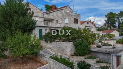 House 659 m², Sumartin na Braču - 2nd row to the sea - 7
