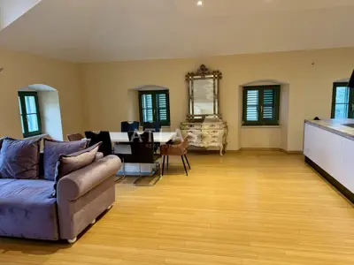 Stan 185 m², Opatija - Centar, dvoetažni uz more