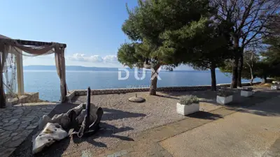 House 191 m², Novi Vinodolski - second row to the sea