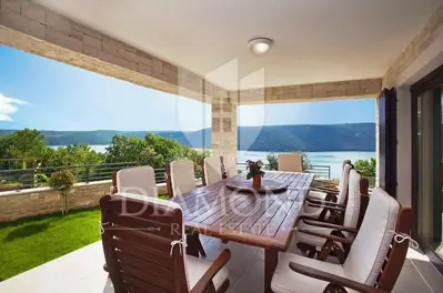 Villa 240 m², Labin - Meerblick und Blick auf den kleinen Hafen - 5