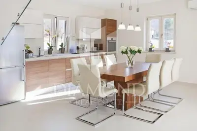 Villa 240 m², Labin - Meerblick und Blick auf den kleinen Hafen - 9