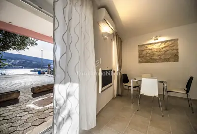 Apartment 49 m², Vinjerac - first row to the sea