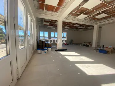 Commercial property for rent in Viškovo, 100 m²