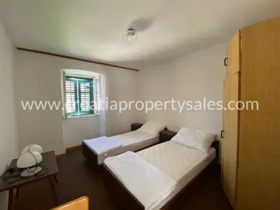 Kamena kuća, Otok Brač - 20 m od mora - 10