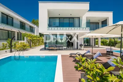 Villa 516 m², Veprinac - panoramic sea view - 17