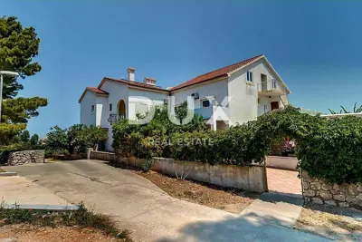 Villa 825 m², Mali Lošinj - 200 m vom Meer und Meerblick - 2