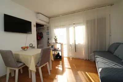 Stan, Marčelji - jednosoban, parkirno mjesto i okućnica - 2