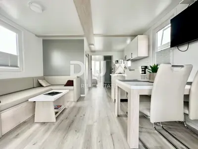 Schwimmendes Haus 84 m², Novigrad - am Meer und Dachterrasse