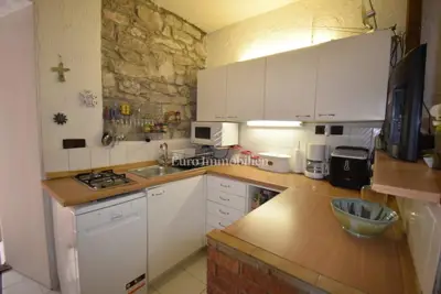 Kamena kuća s pogledom na more