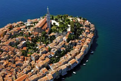 Stan 81 m², Rovinj - novogradnja s dvorištem 200 m²