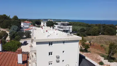 Prostran i svijetao stan u novogradnji sa liftom! Štinjan! - 18