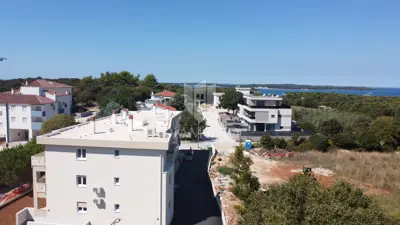 Prostran i svijetao stan u novogradnji sa liftom! Štinjan! - 17
