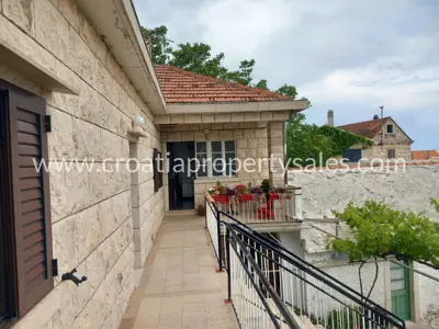 House on the island of Brač, terrace with sea view - 3