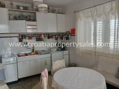 House on the island of Brač, terrace with sea view - 4