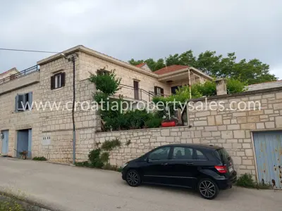 House on the island of Brač, terrace with sea view - 9