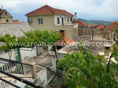 House on the island of Brač, terrace with sea view - 10
