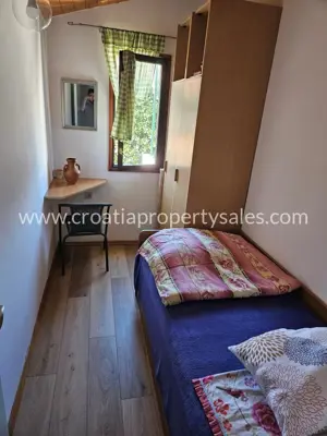 Stone house in Trogir, near the old town center and two floors - 5