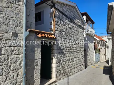 Stone house in Trogir, near the old town center and two floors - 8
