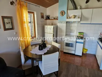 Stone house in Trogir, near the old town center and two floors - 3