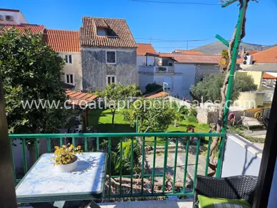 Stone house in Trogir, near the old town center and two floors - 2