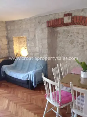 Stone house in Trogir, near the old town center and two floors - 6