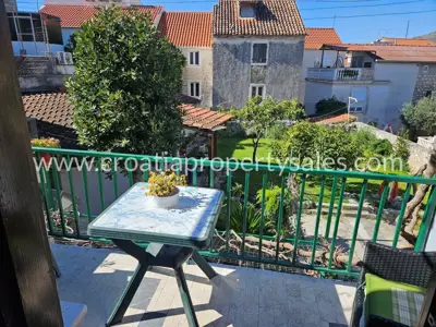 Stone house in Trogir, near the old town center and two floors - 9