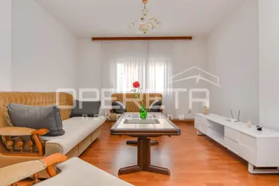 Haus zum Kauf in Donja Dubrava, 342 m² - 2