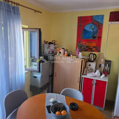 Stan u Novom Vinodolskom, terasa i okućnica za parkiranje - 5