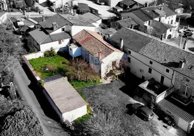 Kamena kuća 220 m², Fuškulin - dvorište 360 m² - 2