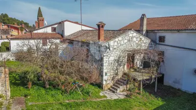 Kamena kuća 220 m², Fuškulin - dvorište 360 m² - 4