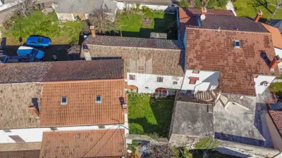 Kamena kuća 220 m², Fuškulin - dvorište 360 m² - 10