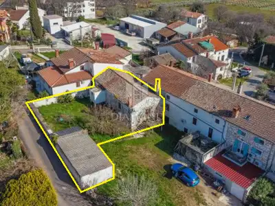 Kamena kuća 220 m², Fuškulin - dvorište 360 m²