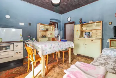 Kamena kuća 220 m², Fuškulin - dvorište 360 m² - 20
