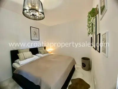 Wohnung, Brač, 40 m², 1-Zimmer, 239 000 € - 3