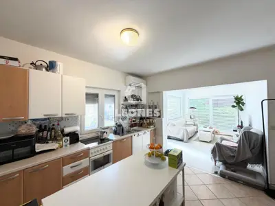 Geräumige Wohnung mit drei Schlafzimmern und großem Garten in Novigrad - 8