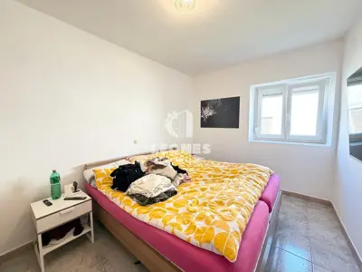 Geräumige Wohnung mit drei Schlafzimmern und großem Garten in Novigrad - 12