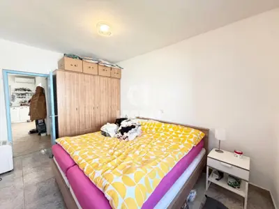 Geräumige Wohnung mit drei Schlafzimmern und großem Garten in Novigrad - 10