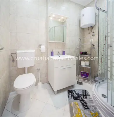 Apartmentgebäude 440 m², Split - in der Nähe von Stränden und dem Hotel Lav - 4