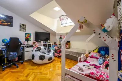 Stan 82 m², Rovinj okolica - 2 spavaće sobe i terasa - 12