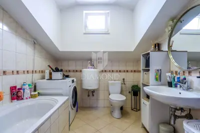 Stan 82 m², Rovinj okolica - 2 spavaće sobe i terasa - 11
