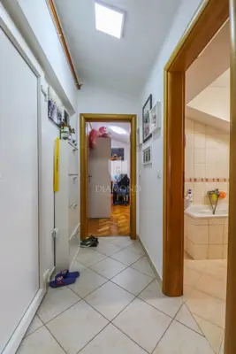 Stan 82 m², Rovinj okolica - 2 spavaće sobe i terasa - 10